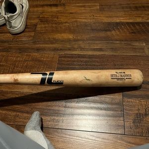 Tucci Wood Bat